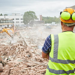 Udbud i nedrivningssager